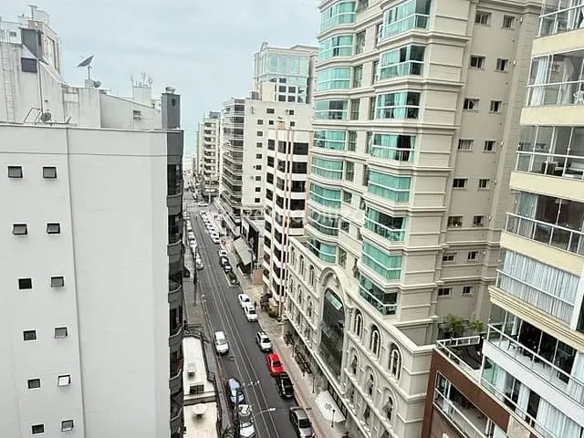 Apartamento 3 quartos e 2 banheiros, à venda, no bairro Meia Praia em Itapema