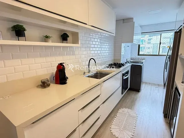 Apartamento 3 quartos e 2 banheiros, à venda, no bairro Meia Praia em Itapema