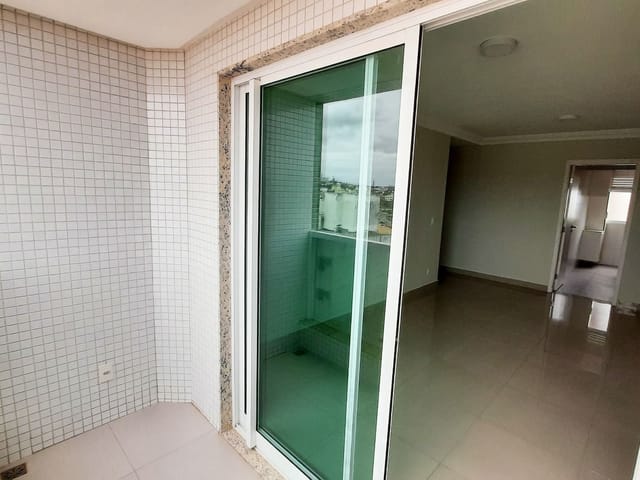 Apartamento 2 quartos e 2 banheiros, à venda, no bairro Riviera Fluminense em Macaé