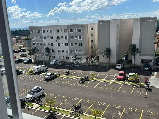 Apartamento com 79m² 2 quartos e 1 banheiro, à venda, no bairro Jardim Mônaco em Arapongas