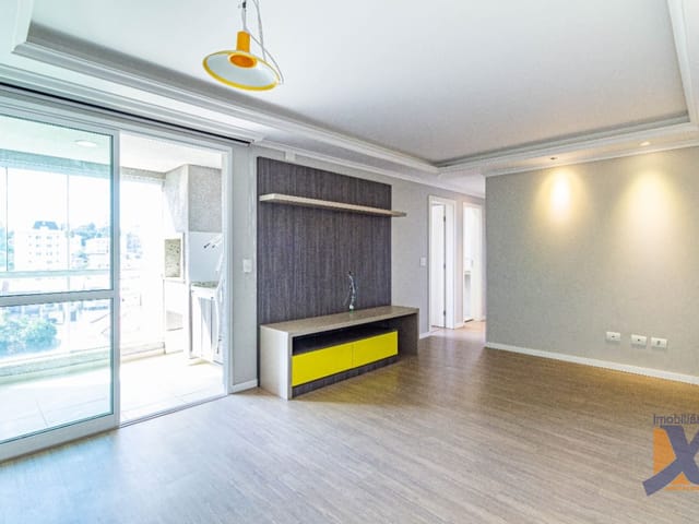 Apartamento 2 quartos e 2 banheiros, para alugar, no bairro Tingui em Curitiba