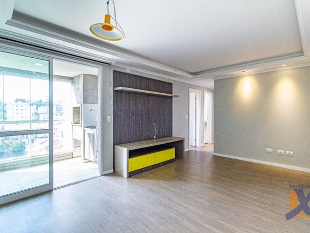 Apartamento 2 quartos e 2 banheiros, para alugar, no bairro Tingui em Curitiba