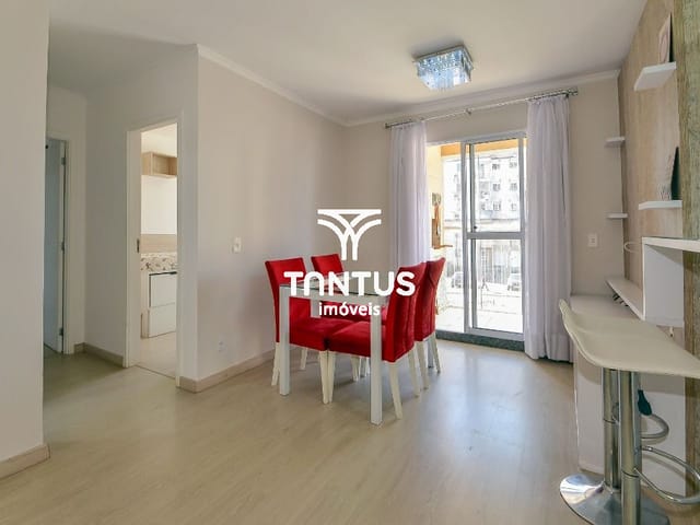 Apartamento 2 quartos e 2 banheiros, para alugar, no bairro Xaxim em Curitiba