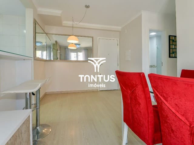 Apartamento 2 quartos e 2 banheiros, para alugar, no bairro Xaxim em Curitiba