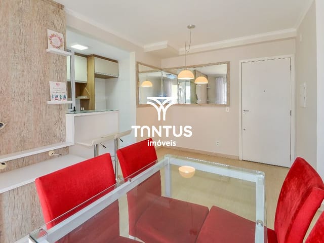 Apartamento 2 quartos e 2 banheiros, para alugar, no bairro Xaxim em Curitiba