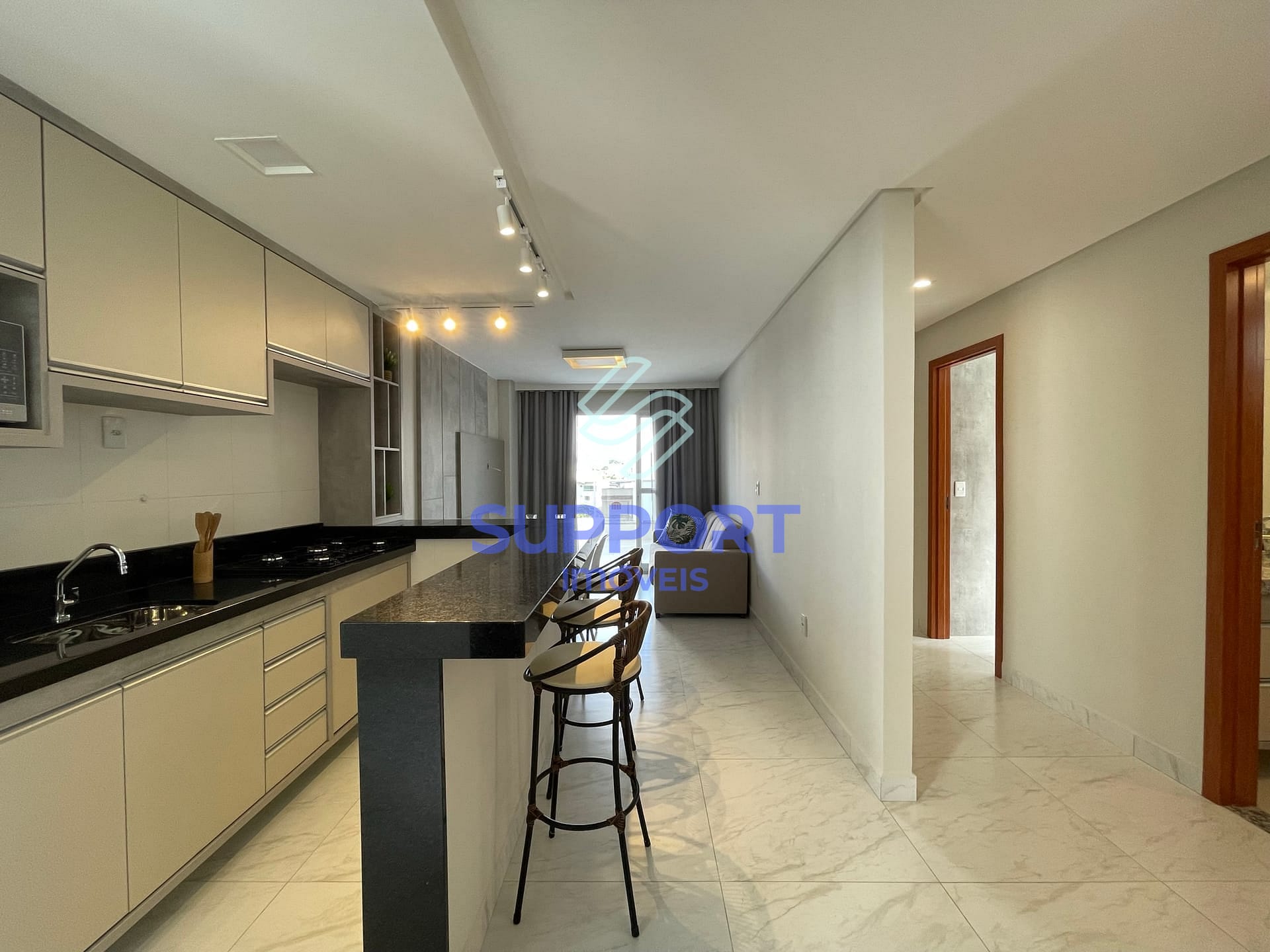 Apartamento à venda com 3 quartos, 94m² - Foto 1