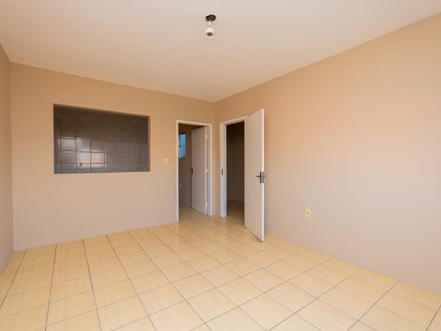Apartamento com 73m² 3 quartos e 1 banheiro, para alugar, no bairro Centro em Pelotas