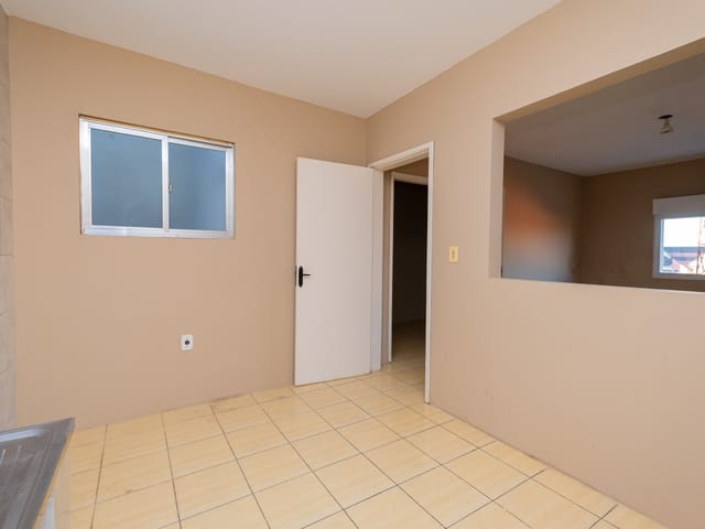 Apartamento com 73m² 3 quartos e 1 banheiro, para alugar, no bairro Centro em Pelotas