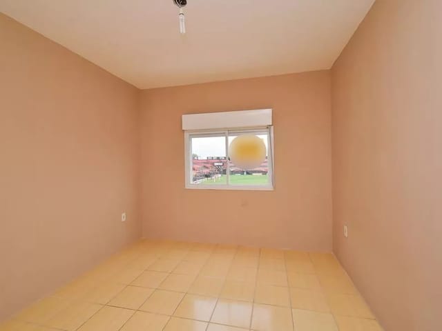 Apartamento com 73m² 3 quartos e 1 banheiro, para alugar, no bairro Centro em Pelotas