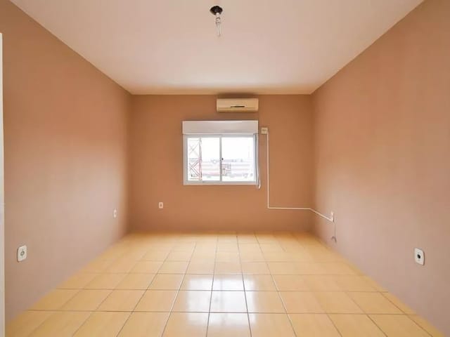 Apartamento com 73m² 3 quartos e 1 banheiro, para alugar, no bairro Centro em Pelotas
