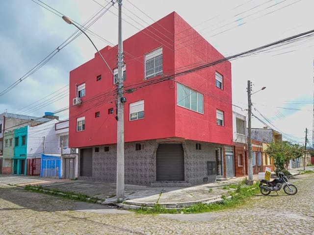 Apartamento com 73m² 3 quartos e 1 banheiro, para alugar, no bairro Centro em Pelotas