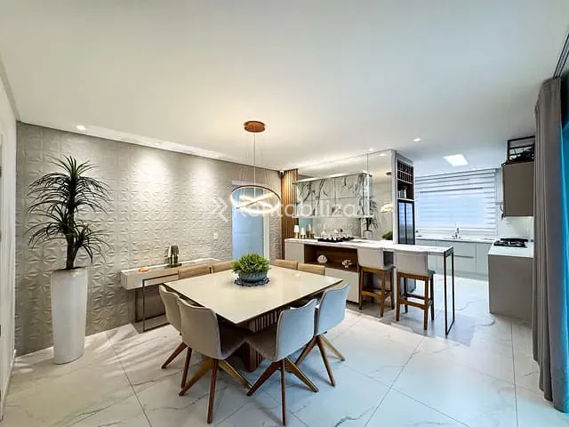 Apartamento com 178m² 3 quartos e 4 banheiros, à venda, no bairro Meia Praia em Itapema
