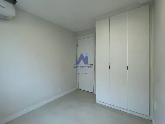 Apartamento 2 quartos e 1 banheiro, à venda ou para alugar, no bairro Recreio dos Bandeirantes em Rio de Janeiro
