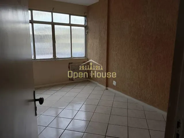 Apartamento com 75m² 2 quartos e 2 banheiros, para alugar, no bairro Aterrado em Volta Redonda
