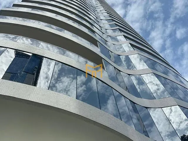 Apartamento 3 quartos e 5 banheiros, à venda, no bairro Umarizal em Belém