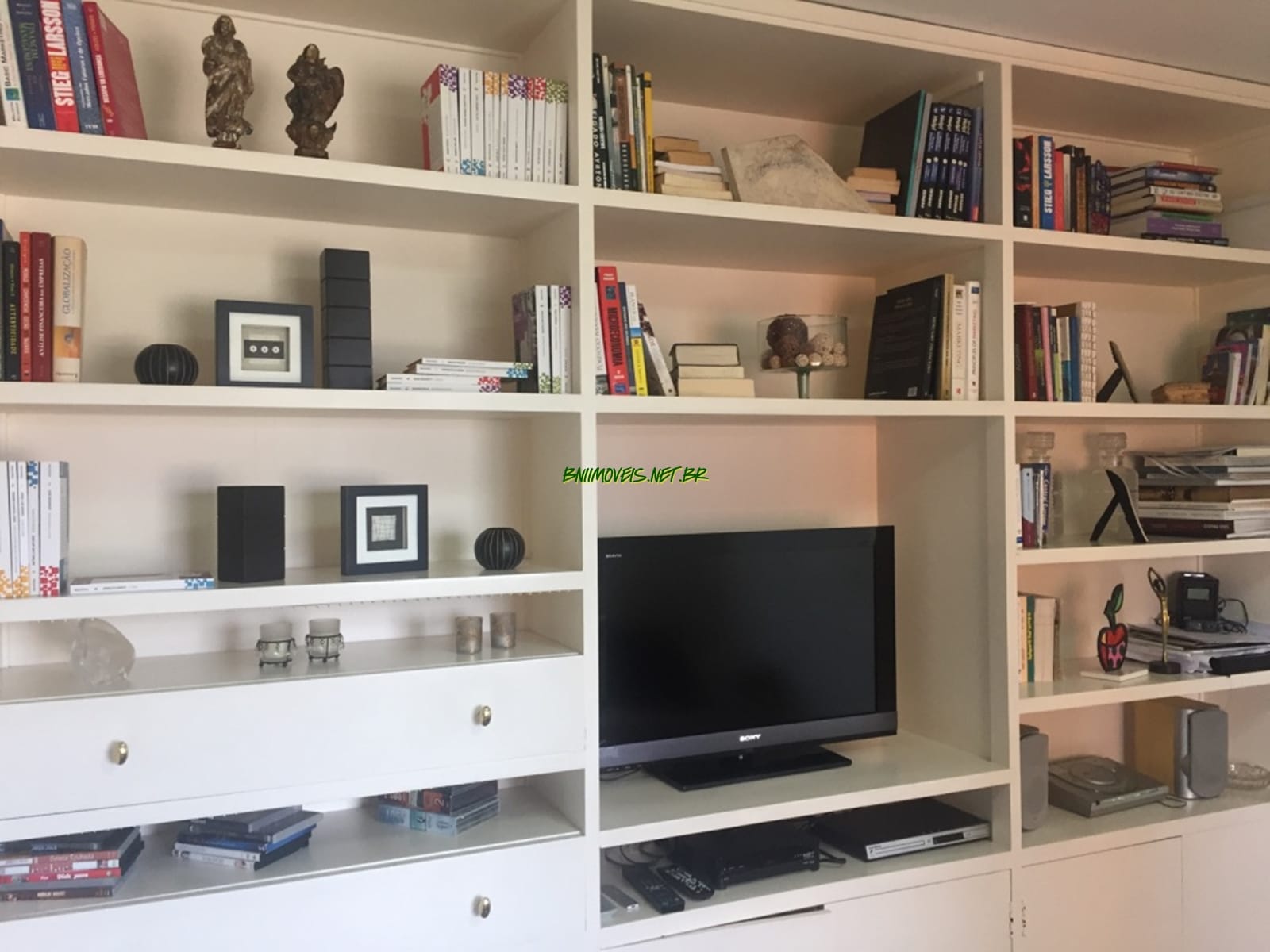 Apartamento à venda e aluguel com 3 quartos, 200m² - Foto 2