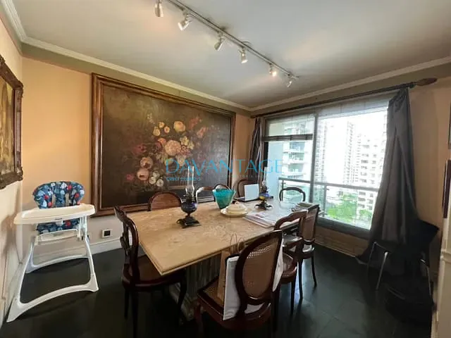Apartamento com 220m² 4 quartos e 8 banheiros, à venda, no bairro Itaim Bibi em São Paulo