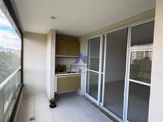 Apartamento 3 quartos e 2 banheiros, à venda, no bairro Jacarepaguá em Rio de Janeiro
