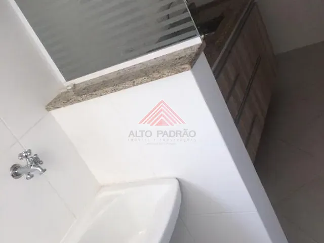 Apartamento 2 quartos e 1 banheiro, à venda, no bairro Vila Nossa Senhora das Vitórias em Mauá