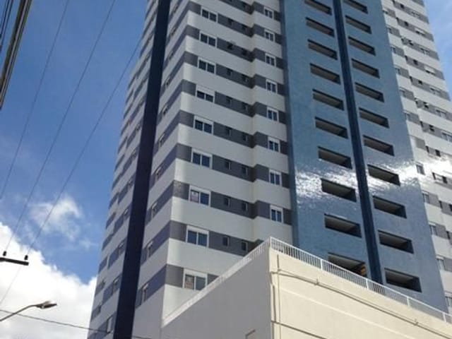 Locação - Apartamento com 2 quartos (sendo 1 suíte), 1 vaga, Sacada com churrasqueira, 66 m², Ed. Leonardo da Vinci - Centro, Ponta Grossa.