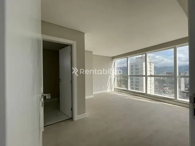 Apartamento 4 quartos e 4 banheiros, à venda, no bairro Meia Praia em Itapema