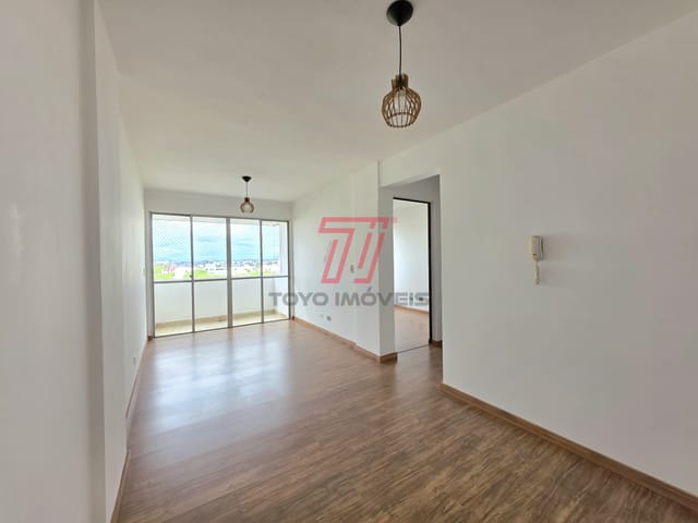 Apartamento 2 quartos e 2 banheiros, para alugar, no bairro Portão em Curitiba