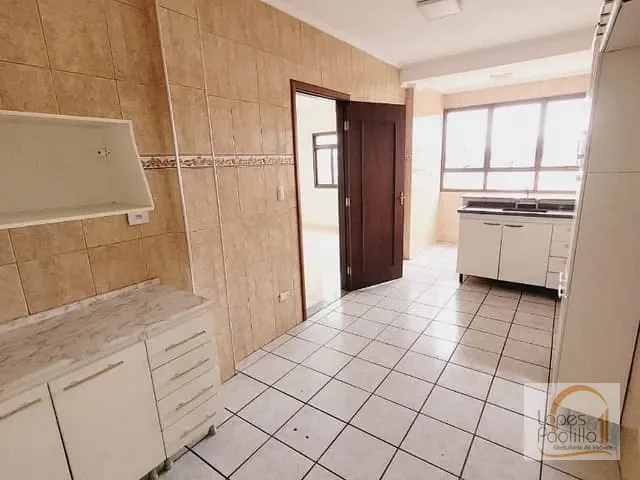 Apartamento com 80m² 3 quartos e 2 banheiros, para alugar, no bairro Centro em Atibaia