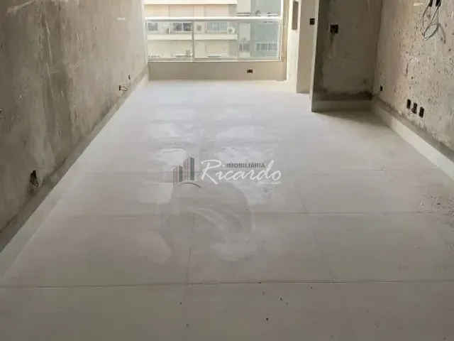 Apartamento com 155m² 3 quartos e 4 banheiros, à venda, no bairro Centro em Arapongas