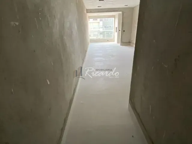 Apartamento com 155m² 3 quartos e 4 banheiros, à venda, no bairro Centro em Arapongas