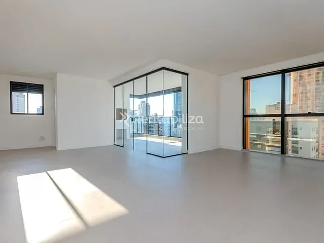 Apartamento 3 quartos e 4 banheiros, à venda, no bairro Meia Praia em Itapema