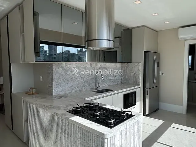 Apartamento 4 quartos e 5 banheiros, à venda, no bairro Meia Praia em Itapema