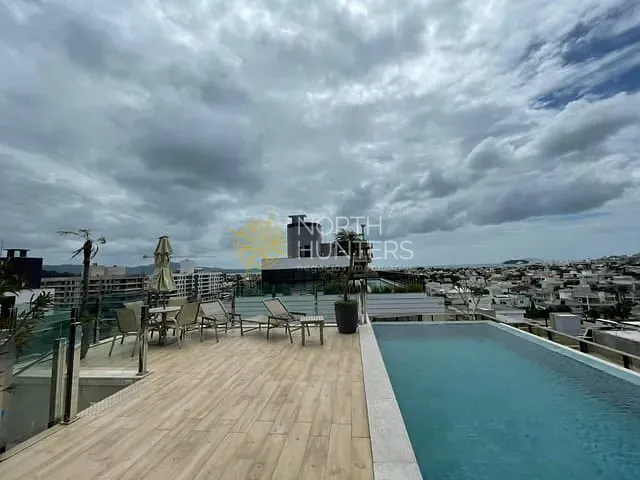 Apartamento com 130m² 3 quartos e 4 banheiros, à venda ou para alugar, no bairro Jurerê Internacional em Florianópolis
