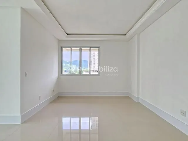 Apartamento 3 quartos e 4 banheiros, à venda, no bairro Centro em Itapema