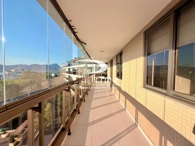 Apartamento com 180m² 4 quartos e 4 banheiros, à venda, no bairro Piratininga em Niterói