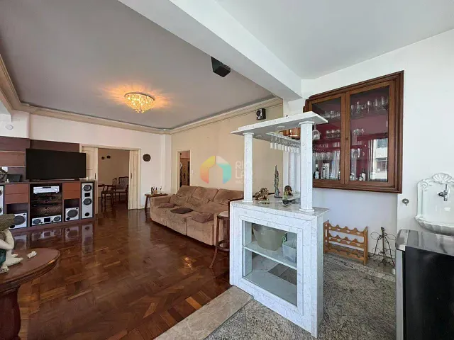 Apartamento com 300m² 3 quartos e 4 banheiros, à venda, no bairro Copacabana em Rio de Janeiro