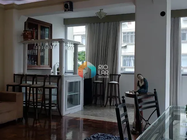 Apartamento com 300m² 5 quartos e 4 banheiros, à venda, no bairro Copacabana em Rio de Janeiro