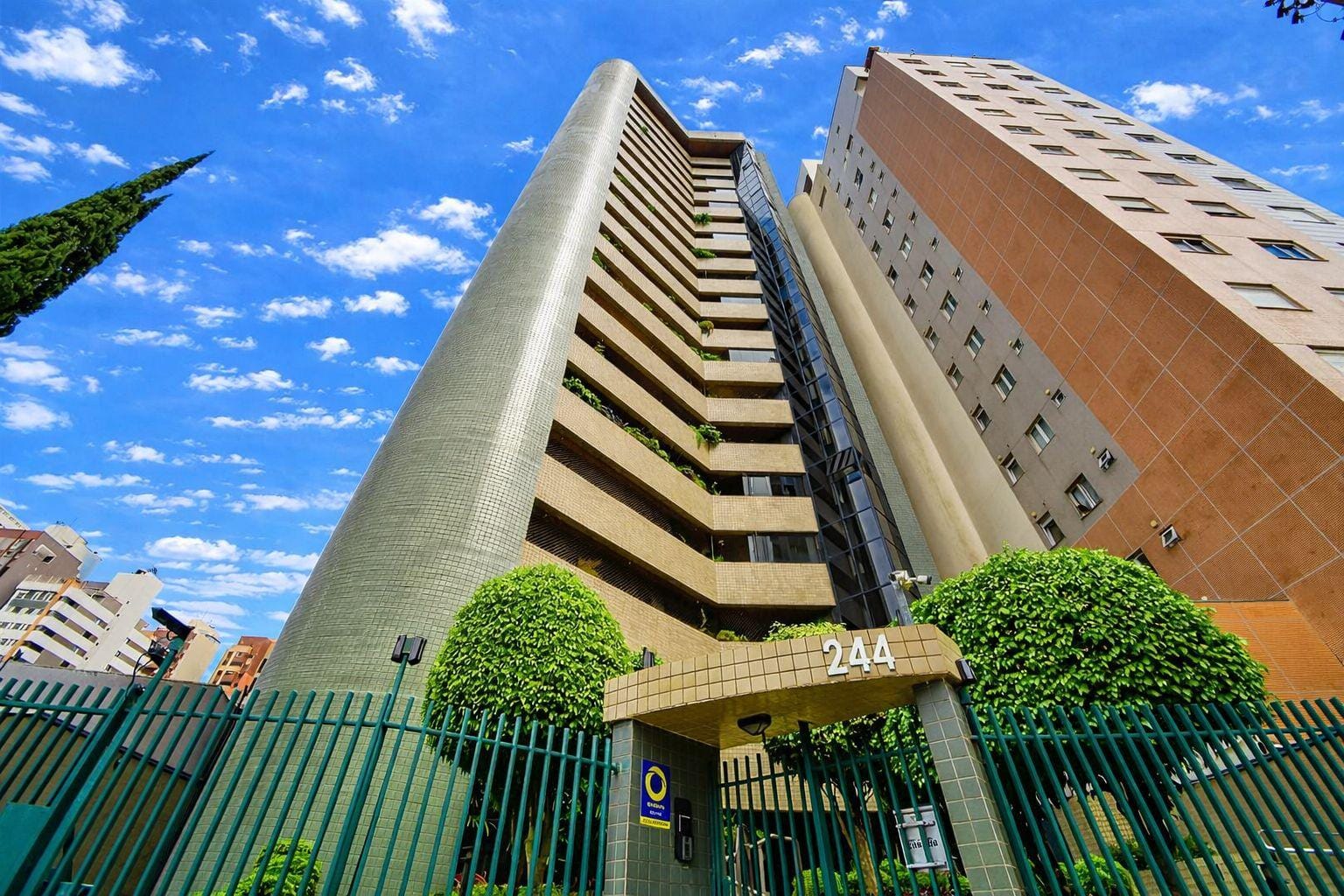 Apartamento, 4 quartos, 198 m² - Foto 1