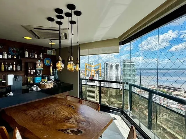 Apartamento 3 quartos e 4 banheiros, à venda, no bairro Umarizal em Belém