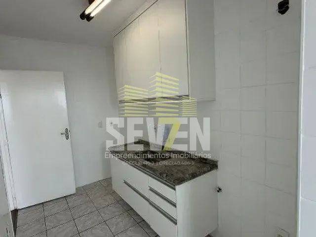 Apartamento com 61m² 2 quartos e 1 banheiro, à venda ou para alugar, no bairro Jardim América em Bauru