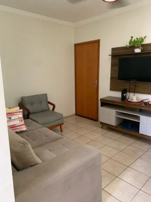 Apto 2 dormitórios para venda com armários planejados