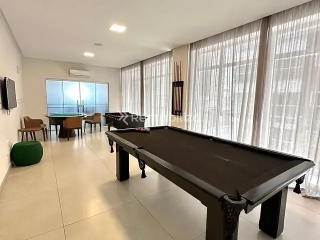 Apartamento com 267m² 4 quartos e 4 banheiros, à venda, no bairro Meia Praia em Itapema