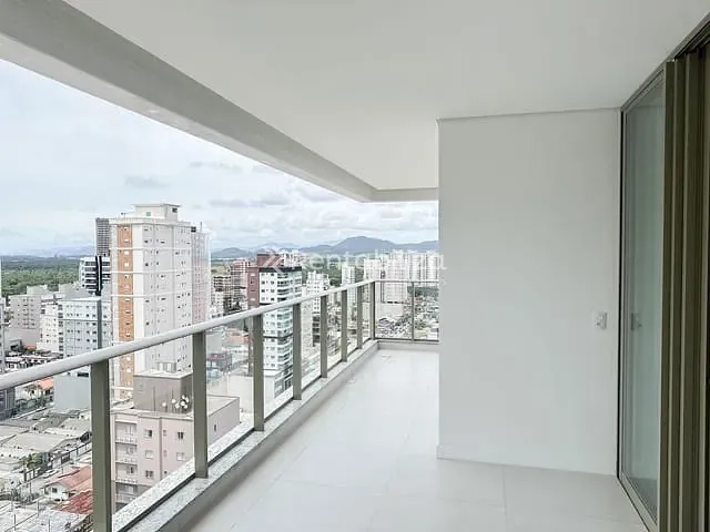 Apartamento 3 quartos e 4 banheiros, à venda, no bairro Meia Praia em Itapema