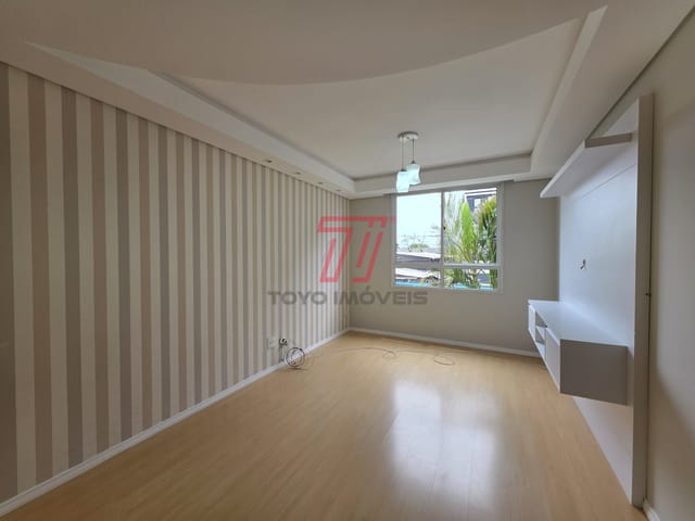 Apartamento 2 quartos e 2 banheiros, para alugar, no bairro Novo Mundo em Curitiba