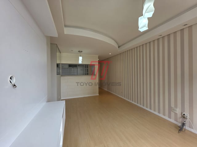 Apartamento 2 quartos e 2 banheiros, para alugar, no bairro Novo Mundo em Curitiba