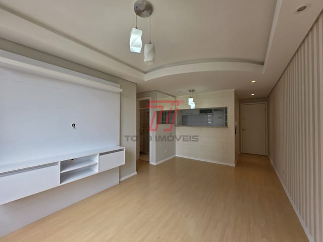 Apartamento 2 quartos e 2 banheiros, para alugar, no bairro Novo Mundo em Curitiba