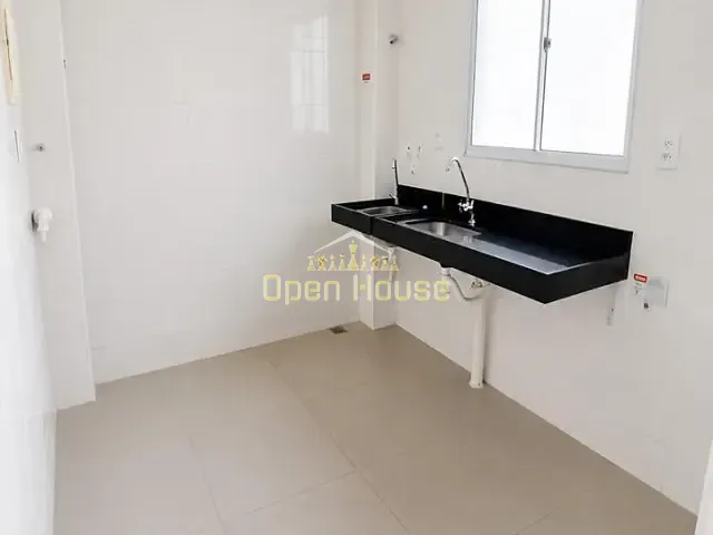 Apartamento 2 quartos e 1 banheiro, à venda, no bairro São Luiz em Volta Redonda
