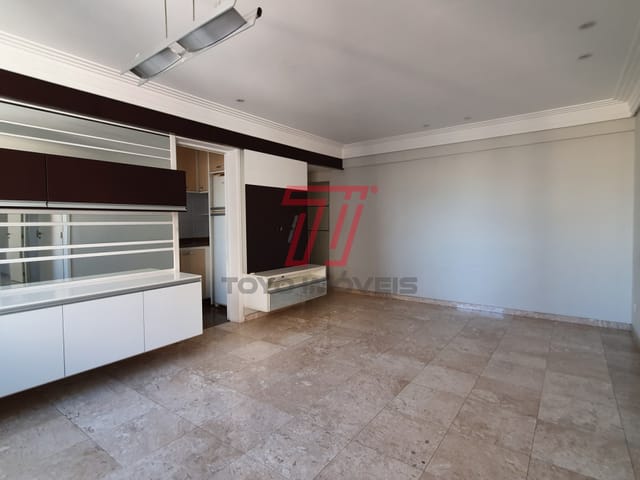 Apartamento 2 quartos e 1 banheiro, para alugar, no bairro Bigorrilho em Curitiba