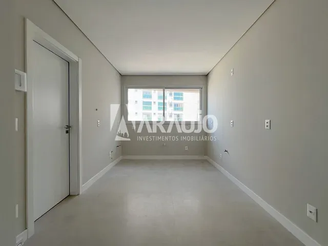 Apartamento com 220m² 3 quartos e 3 banheiros, à venda, no bairro Centro em Itajaí