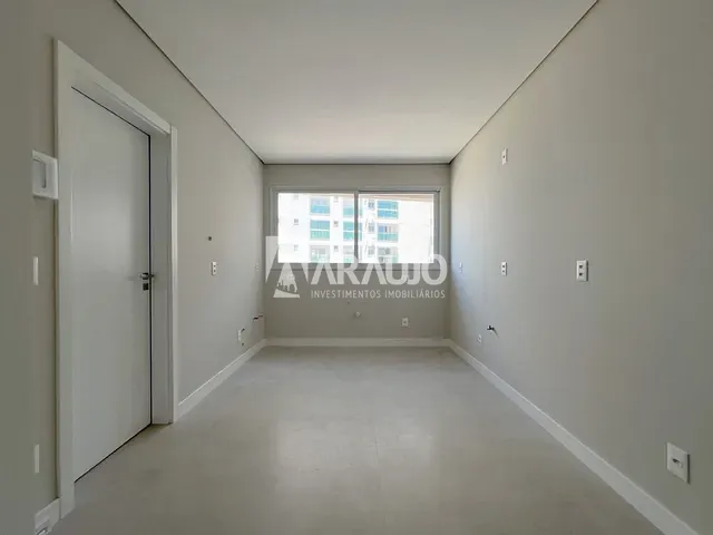 Apartamento com 220m² 3 quartos e 3 banheiros, à venda, no bairro Centro em Itajaí