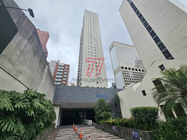 Apartamento 1 quarto e 1 banheiro, para alugar, no bairro Centro em Curitiba